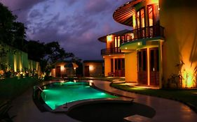 Senu Lagoon Villa